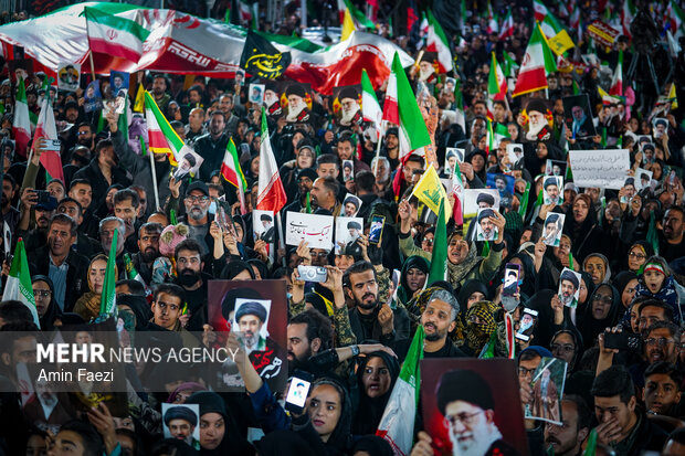 People in Shiraz pledges allegiance to news Leader
