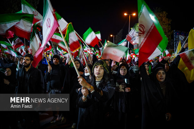 People in Shiraz pledges allegiance to news Leader
