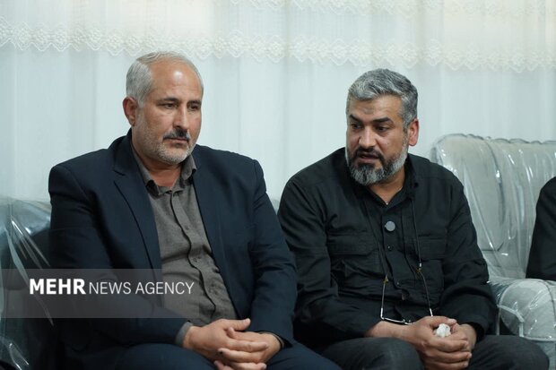 دیدار نماینده ولی‌فقیه در لرستان با خانواده شهدای جنگ رمضان