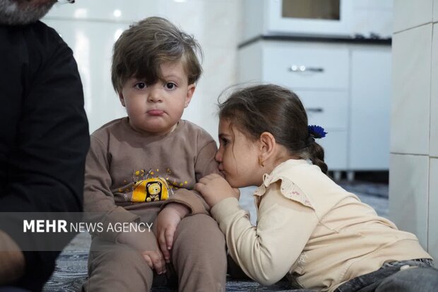 دیدار نماینده ولی‌فقیه در لرستان با خانواده شهدای جنگ رمضان