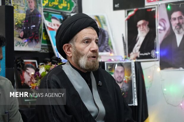 دیدار نماینده ولی‌فقیه در لرستان با خانواده شهدای جنگ رمضان