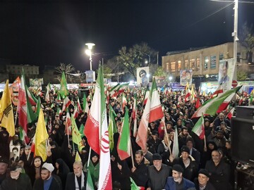 İran'ın dört bir yanında vatan nöbeti sürüyor