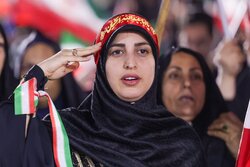 Buşehr halkı sokaklarda