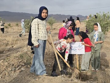 نهالی برای فردا؛ اجرای پویش سرو ایران در باغ ۱۲۰ هکتاری بهاباد