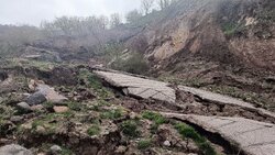 رانش زمین در روستای لشکان رودسر؛ ۷ واحد مسکونی در معرض خطر است