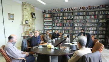 اصحاب قلم فاصله بین میدان تا سیاست را کوتاه می‌کنند