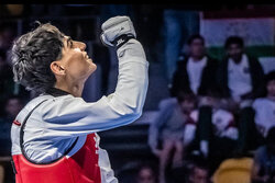 خدایی مدال طلای خود را تقدیم شهدای مدرسه شجره طیبه کرد