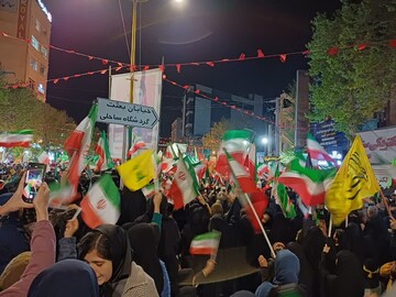 شعار امشب خرم‌آبادی‌ها: «ما همه جان فداییم، لشکر مجتبائیم»