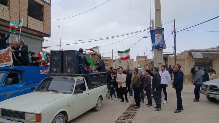 همدلی در روستاهای کردستان؛ از رژه‌های خودرویی تا شعارهای وحدت‌ آفرین