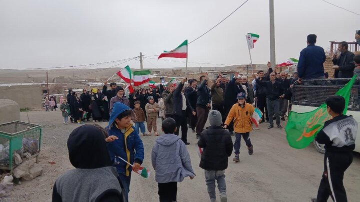 همدلی در روستاهای کردستان؛ از رژه‌های خودرویی تا شعارهای وحدت‌ آفرین
