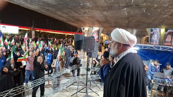شیرازی: پیوند ملت با خدا، رمز اقتدار جمهوری اسلامی است
