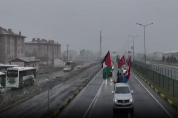 Kars'ta İran'a destek konvoyu düzenlendi