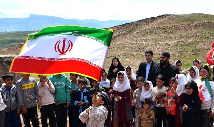 کاروان «پیک امید» به میان کودکان مناطق محروم پلدختر رفت