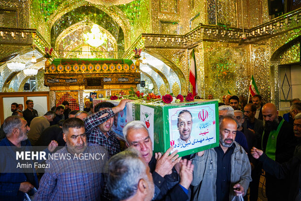 تشییع شهید نبی زاده و خانواده اش در شیراز