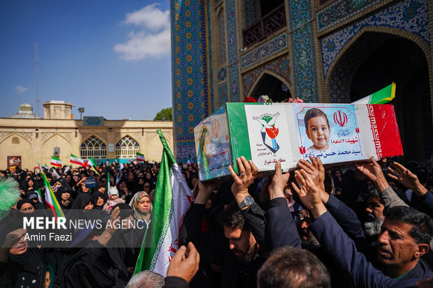 تشییع شهید نبی زاده و خانواده اش در شیراز