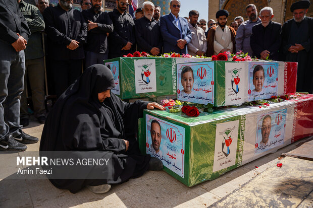 تشییع شهید نبی زاده و خانواده اش در شیراز