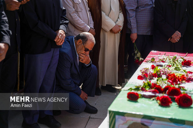 تشییع شهید نبی زاده و خانواده اش در شیراز