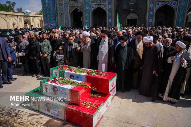 تشییع شهید نبی زاده و خانواده اش در شیراز