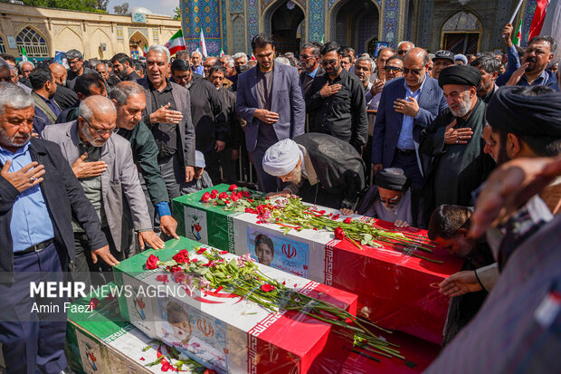 تشییع شهید نبی زاده و خانواده اش در شیراز