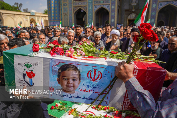 تشییع شهید نبی زاده و خانواده اش در شیراز