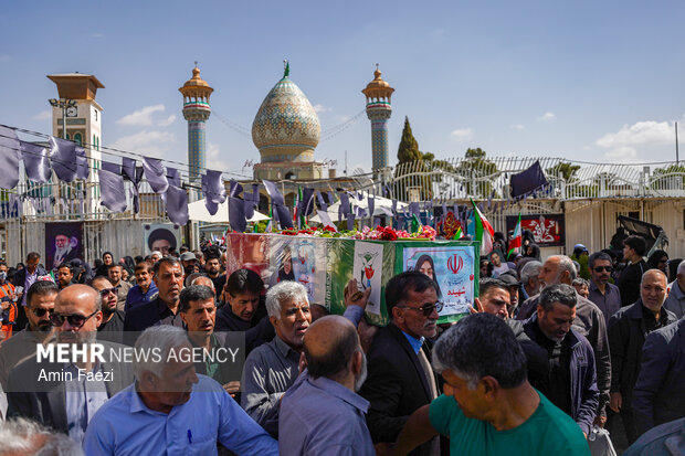 تشییع شهید نبی زاده و خانواده اش در شیراز