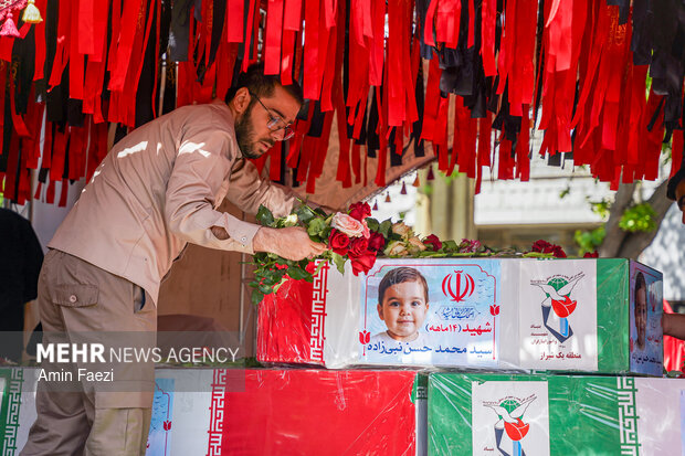 تشییع شهید نبی زاده  و خانواده اش در شیراز