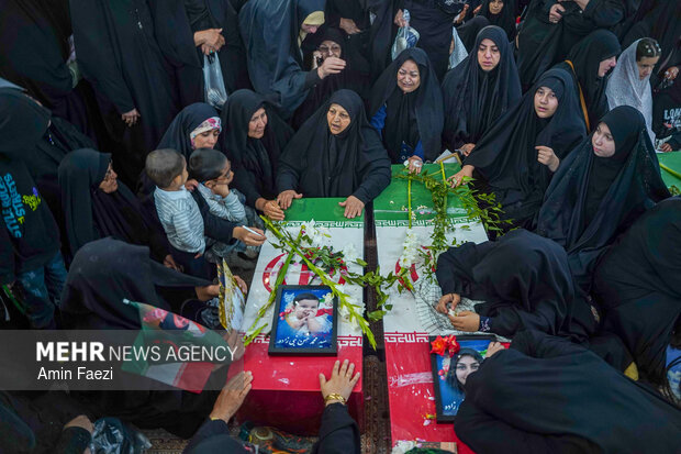 تشییع شهید نبی زاده و خانواده اش در شیراز