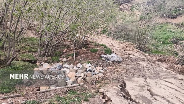 رانش زمین در روستای لشکان رودسر؛ ۷ واحد مسکونی در معرض خطر است