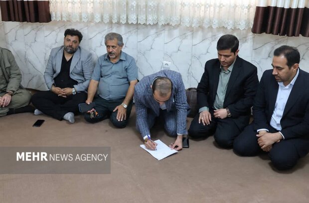 اسکان اضطراری شش خانوار دیگر از آسیب‌دیدگان جنگ در قلعه‌میر بهارستان