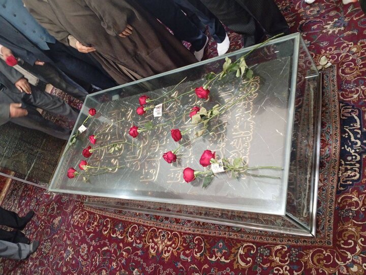 آرامگاه عطار نیشابوری گلباران شد