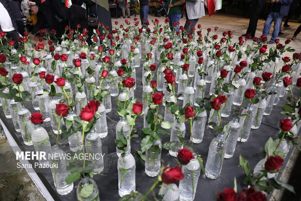 «باغ فردوس» پاتوق مردم و هنرمندان برای ایران