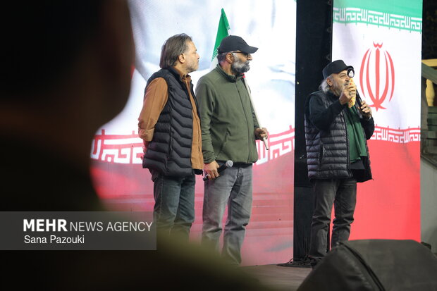 «باغ فردوس» پاتوق مردم و هنرمندان برای ایران