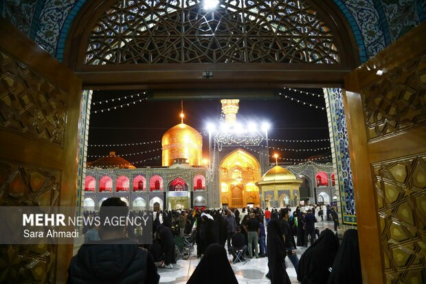 حال و هوای مطهر رضوی  در سوگ شهادت امام جعفر صادق (ع) در حرم امام رضا(ع)