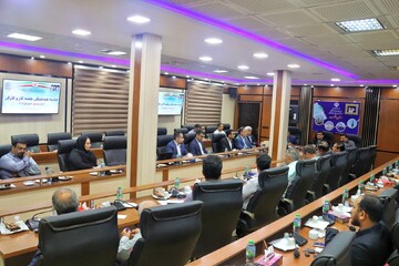 پروانه: کارگران در خط مقدم جبهه اقتصاد و خدمت هستند