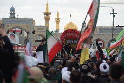 İran'da halk İmam Cafer Sadık için yas töreni düzenliyor
