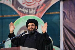 تبعیت از سیره اهل‌بیت(ع) رمز پیشرفت در همه عرصه‌ها است