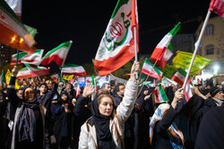 واکنش دیدنی مردم لامرد به تهدیدات دشمن