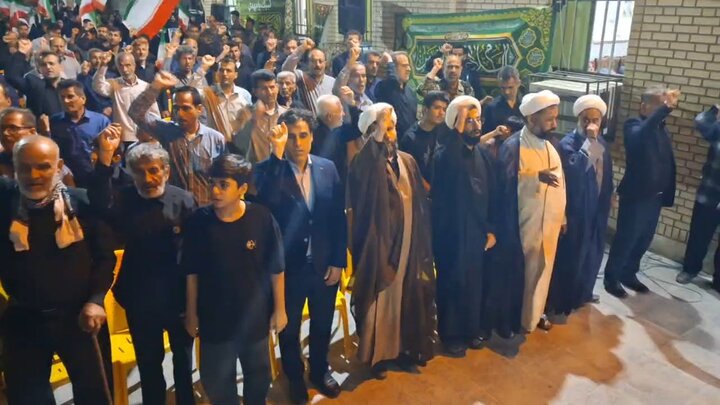 اجتماع باشکوه مردم و تجلیل از ۲ خانواده شهید اقتدار در آبدان
