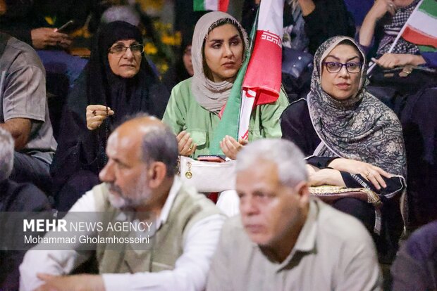 مردم گنبد پای کار انقلاب