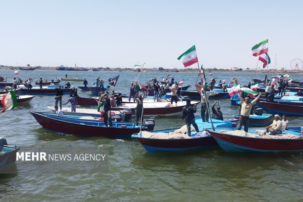 رژه شناورهای سبک صیادی در اروندکنار