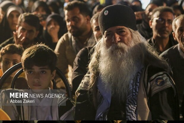 ویژه برنامه «برای ماکان» شهید جاویدالاثر مدرسه میناب با مداحی حاج محمود کریمی