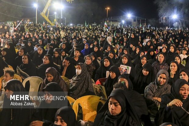 ویژه برنامه «برای ماکان» شهید جاویدالاثر مدرسه میناب با مداحی حاج محمود کریمی