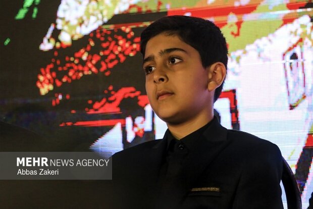 ویژه برنامه «برای ماکان» شهید جاویدالاثر مدرسه میناب با مداحی حاج محمود کریمی