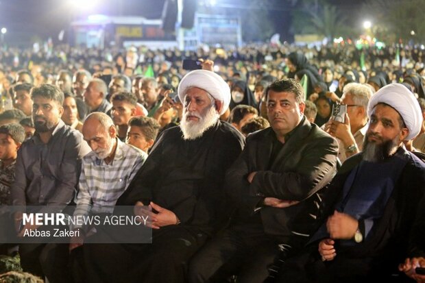 ویژه برنامه «برای ماکان» شهید جاویدالاثر مدرسه میناب با مداحی حاج محمود کریمی