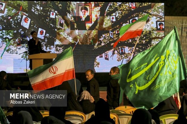 ویژه برنامه «برای ماکان» شهید جاویدالاثر مدرسه میناب با مداحی حاج محمود کریمی