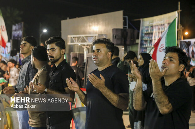 ویژه برنامه «برای ماکان» شهید جاویدالاثر مدرسه میناب با مداحی حاج محمود کریمی