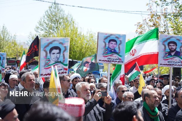 راهپیمایی روز شهادت امام صادق(ع) در خرم‌آباد