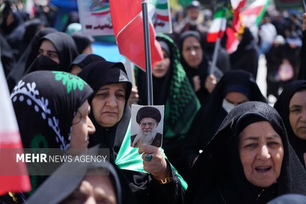 راهپیمایی روز شهادت امام صادق(ع) در خرم‌آباد