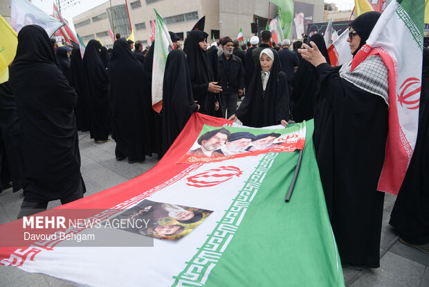 تشییع پیکرهای دو شهید اقتدار در مشهد