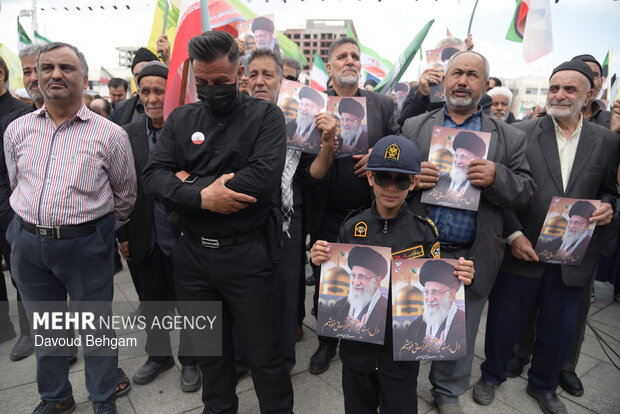 تشییع پیکرهای دو شهید اقتدار در مشهد